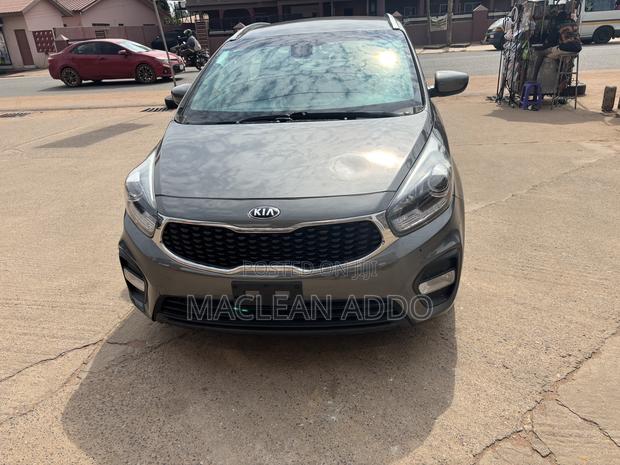 Kia Carens 2018 Black