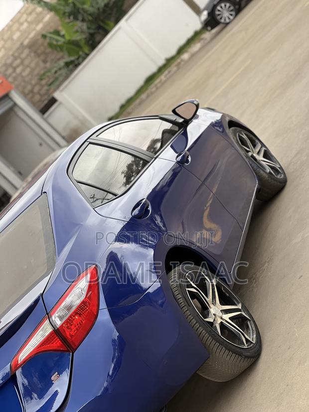 Toyota Corolla 2016 Blue