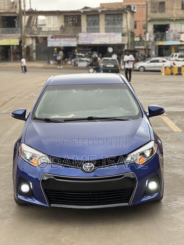 Toyota Corolla 2016 Blue