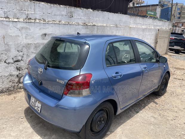Toyota Vitz 1.3 AWD 5dr 2010 Blue