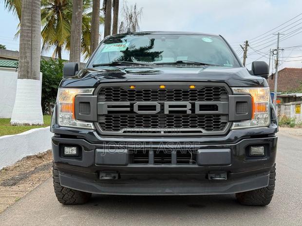 Ford F-150 XLT 4x2 SuperCrew Cab Styleside 5.5 ft. box 145 in. WB 2019 Black