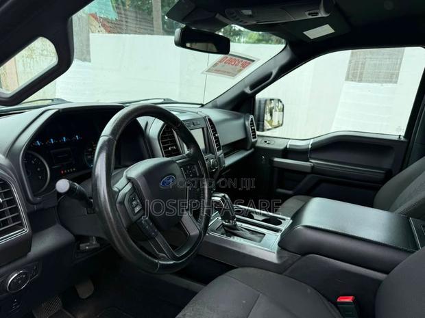 Ford F-150 XLT 4x2 SuperCrew Cab Styleside 5.5 ft. box 145 in. WB 2019 Black