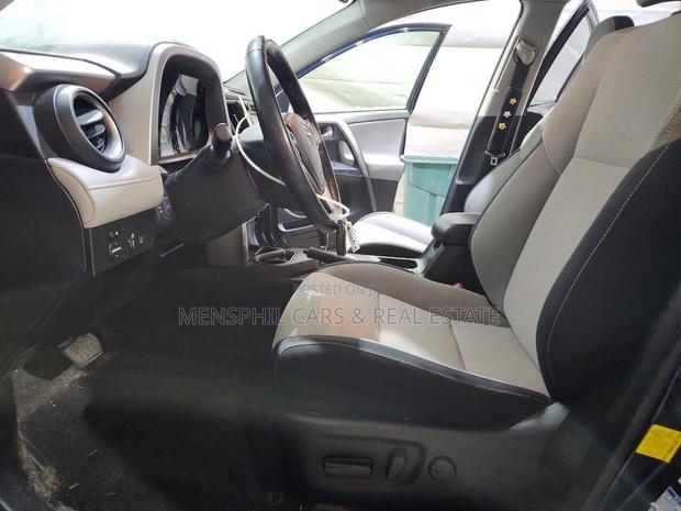 Toyota RAV4 XLE 4dr SUV AWD (2.5L 4cyl 6A) 2018 Black