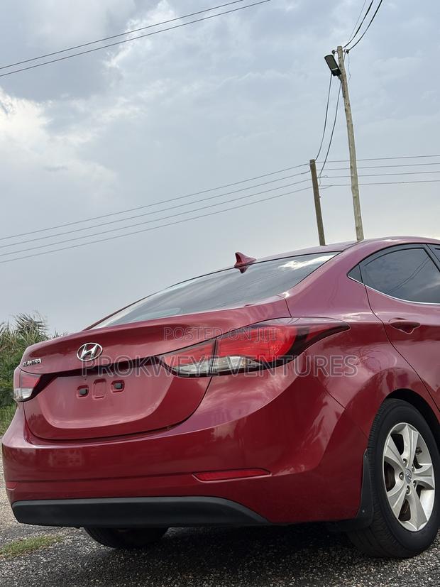 Hyundai Elantra Value Edition Sedan FWD (1.8L 4cyl 6A) 2016 Red