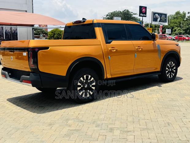 Nissan Z9 2.3T Diesel 4WD 2025 Yellow