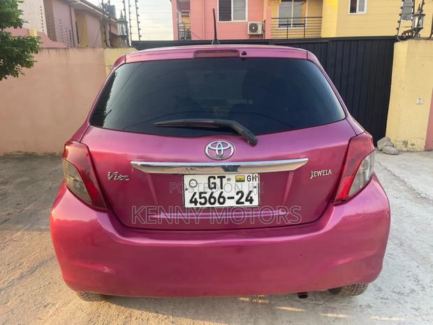 Toyota Vitz 1.5 FWD 5dr 2012 Pink