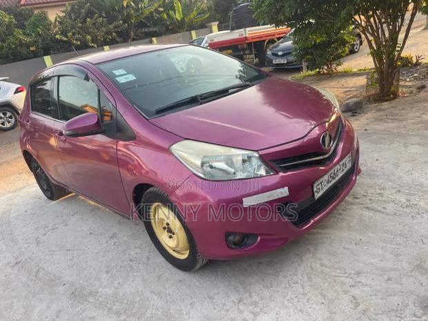 Toyota Vitz 1.5 FWD 5dr 2012 Pink
