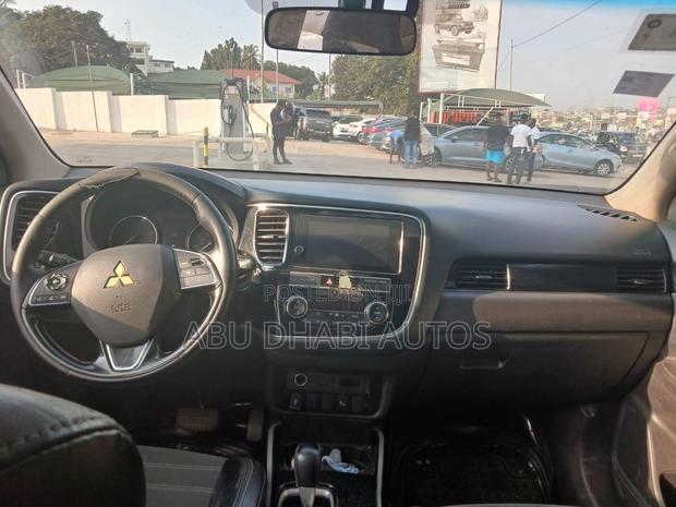 Mitsubishi Outlander 2019 Blue