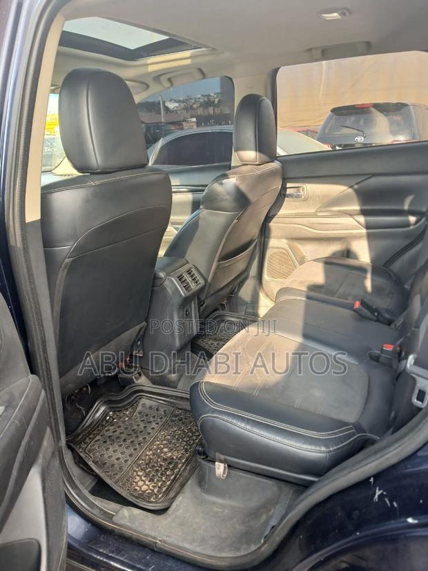 Mitsubishi Outlander 2019 Blue