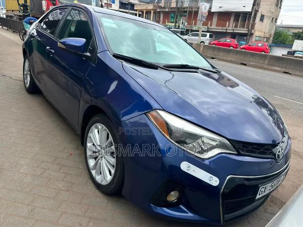 Toyota Corolla S 4dr Sedan (1.8L 4cyl CVT) 2015 Blue