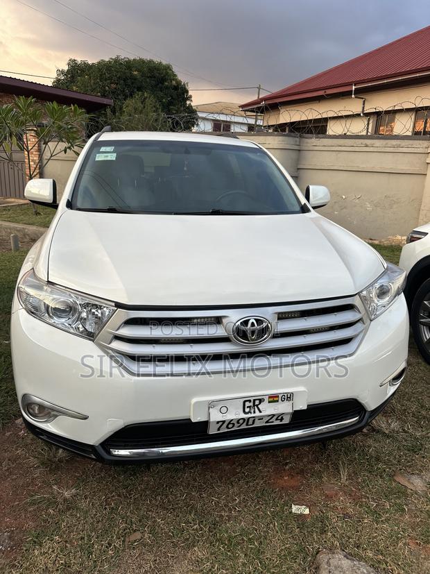 Toyota Highlander Plus 2.7L 2WD 2013 White