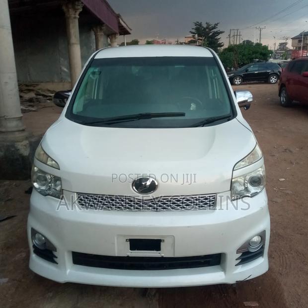 Toyota Voxy 2012 White