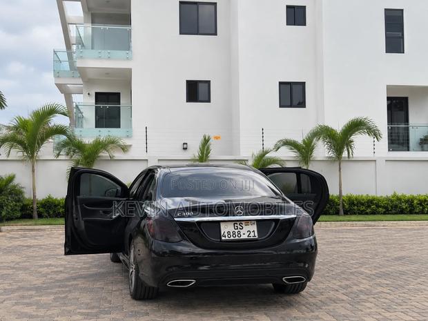 Mercedes-Benz C300 2016 Black