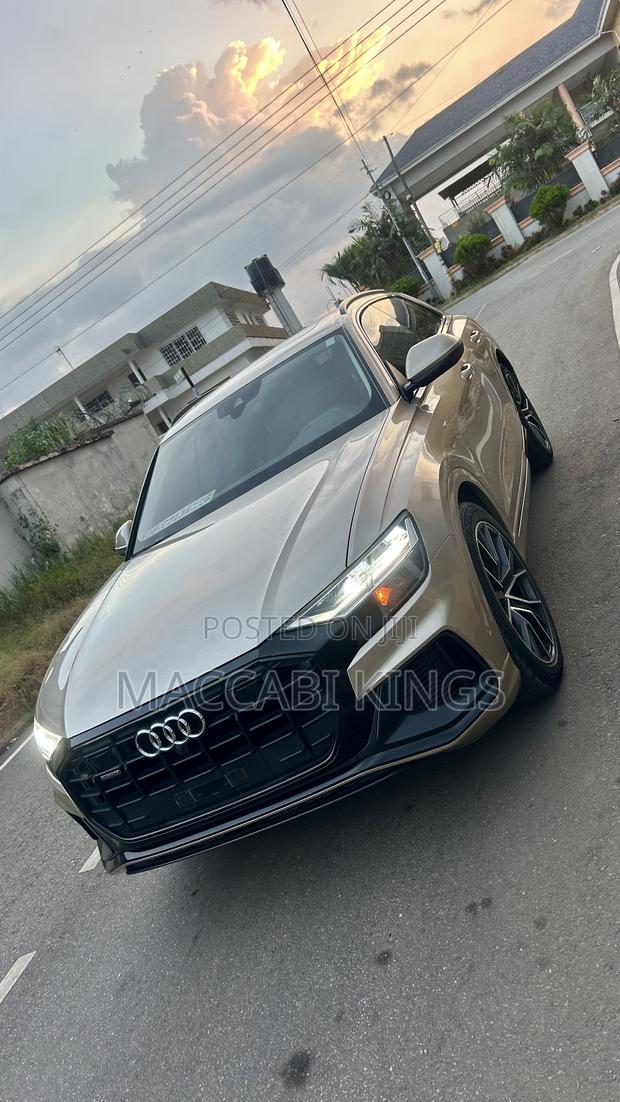 Audi Q8 55 Premium AWD quattro 2020 Gold