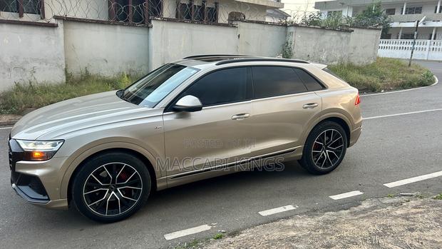 Audi Q8 55 Premium AWD quattro 2020 Gold