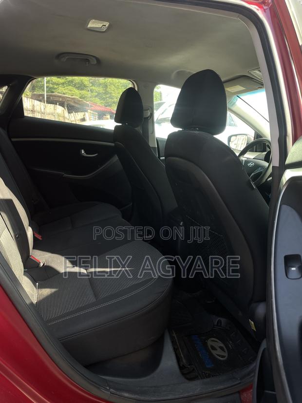 Hyundai Elantra 2016 Red