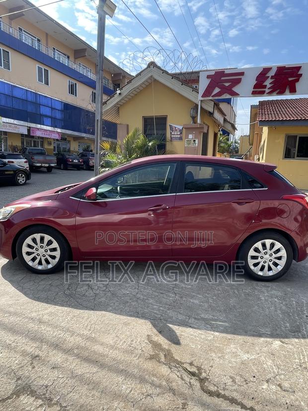 Hyundai Elantra 2016 Red
