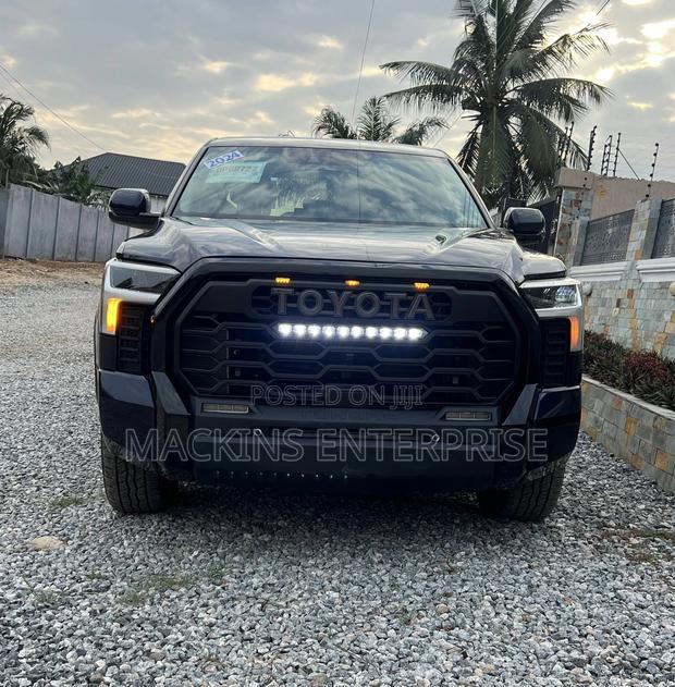 Toyota Tundra 2024 Blue