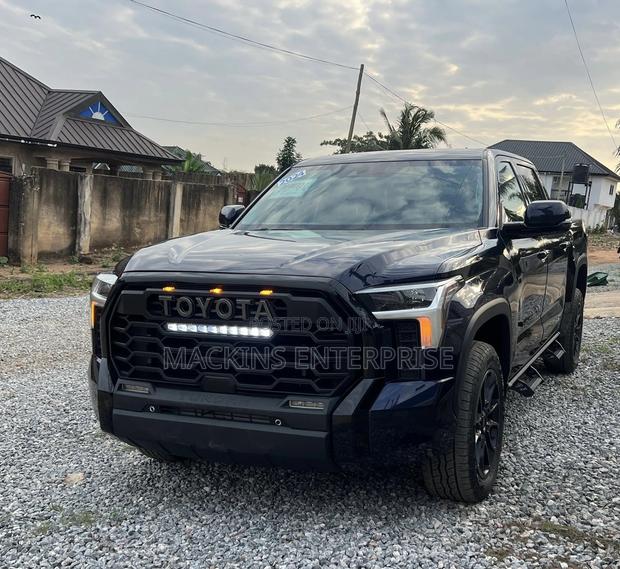 Toyota Tundra 2024 Blue