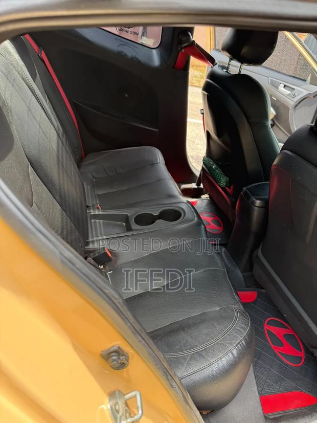 Hyundai Veloster 2015 Yellow
