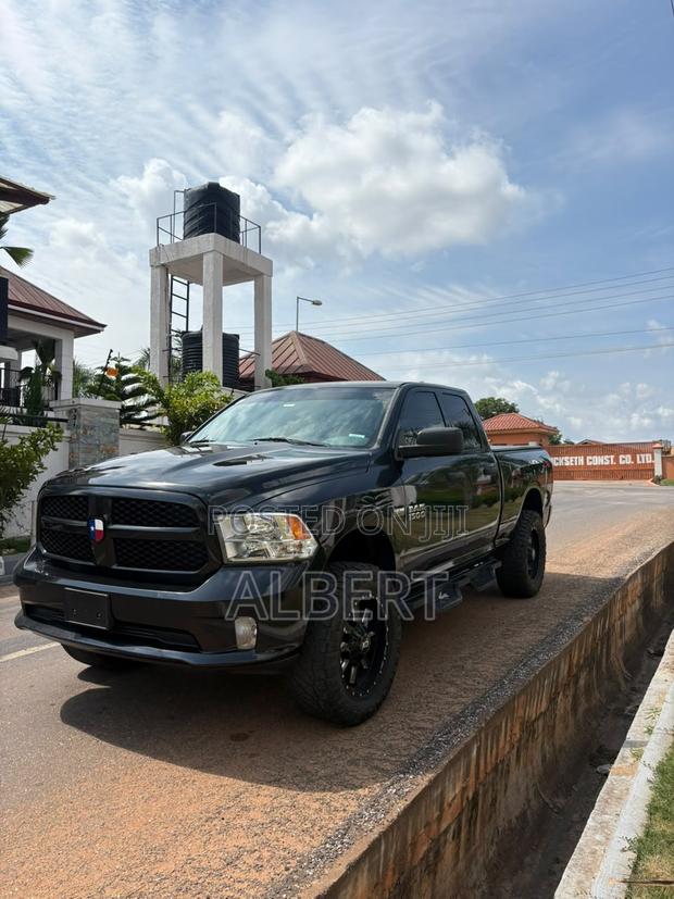 RAM 1500 2017 Black