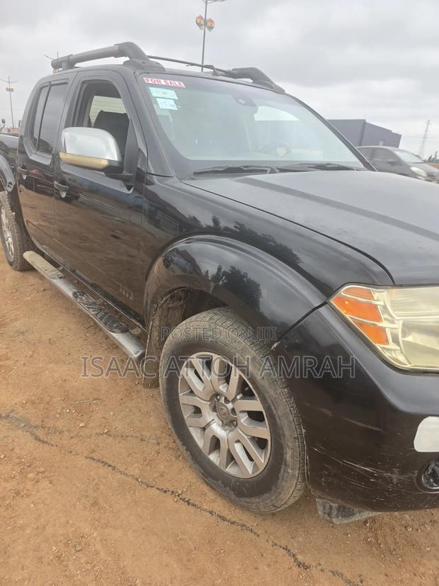 Nissan Navara 2010 Black