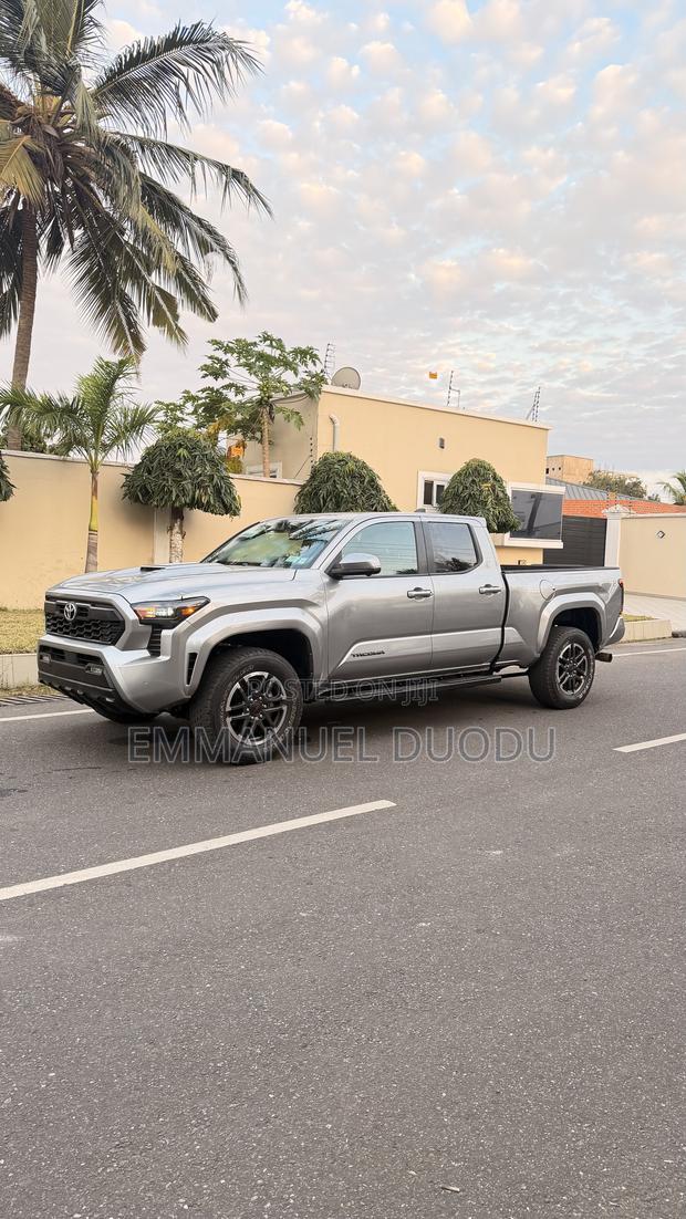Toyota Tacoma TRD Sport Double Cab 4WD 5.0 ft. SB (Automatic) 2025 Gray