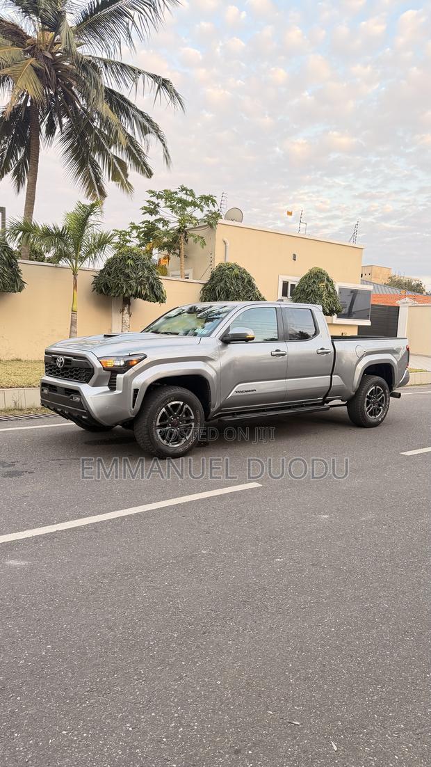 Toyota Tacoma TRD Sport Double Cab 4WD 5.0 ft. SB (Automatic) 2025 Gray
