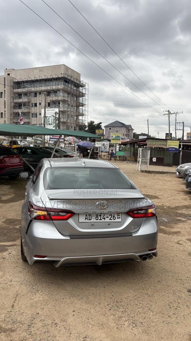 Toyota Camry SE 2022 Gray