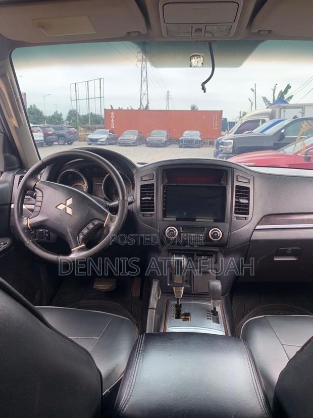 Mitsubishi Pajero 3.0 2011 Black
