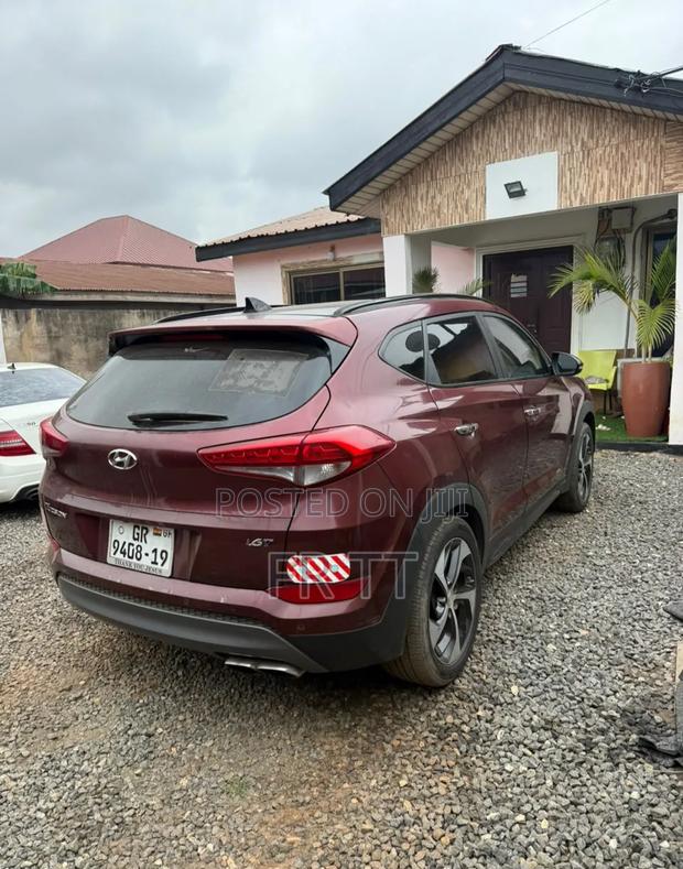 Hyundai Tucson 2015 Red