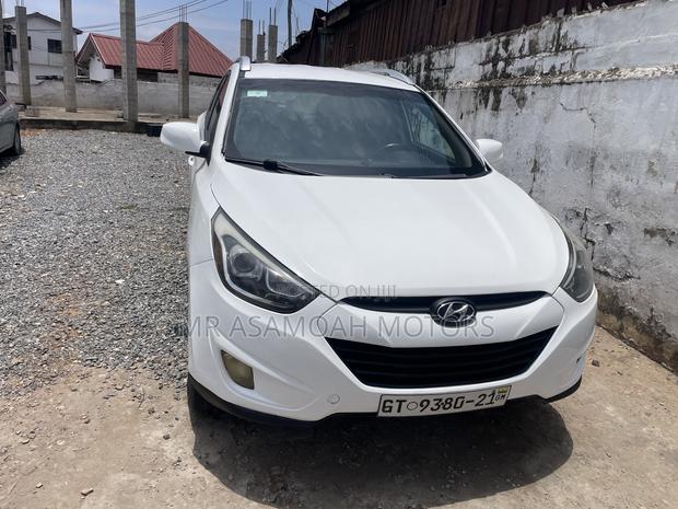 Hyundai Tucson GLS AWD 2011 White