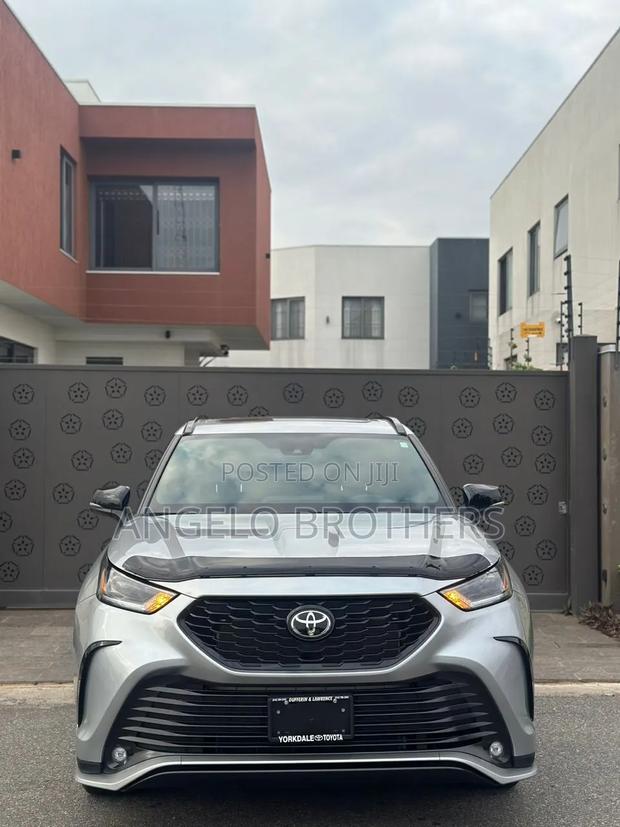 Toyota Highlander 2021 Silver