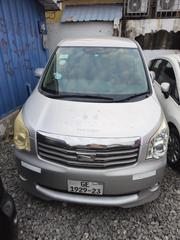 Toyota Noah 2010 Silver for sale