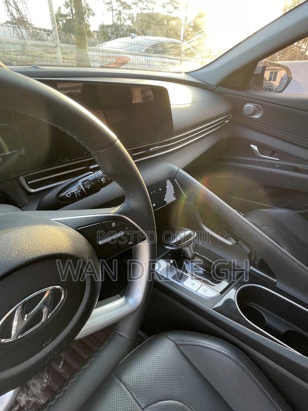 Hyundai Elantra Limited 2023 White