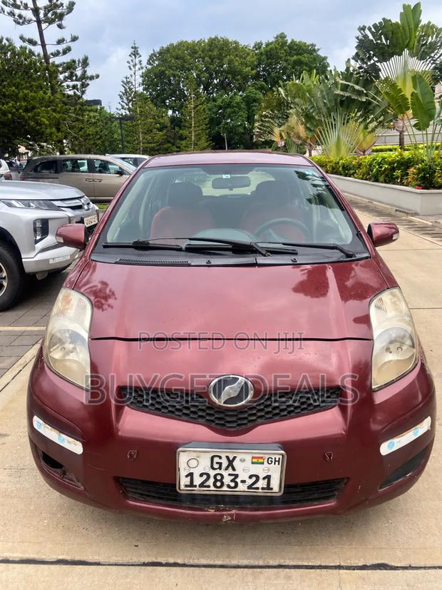 Toyota Vitz 1.3 AWD 5dr 2013 Burgundy