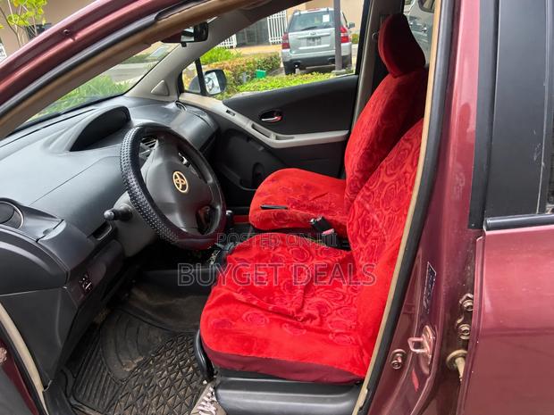 Toyota Vitz 1.3 AWD 5dr 2013 Burgundy