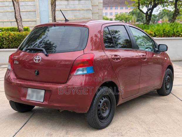 Toyota Vitz 1.3 AWD 5dr 2013 Burgundy