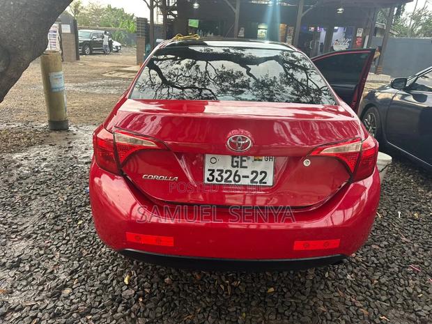Toyota Corolla SE Special Edition 4dr Sedan (1.8L 4cyl CVT) 2017 Red