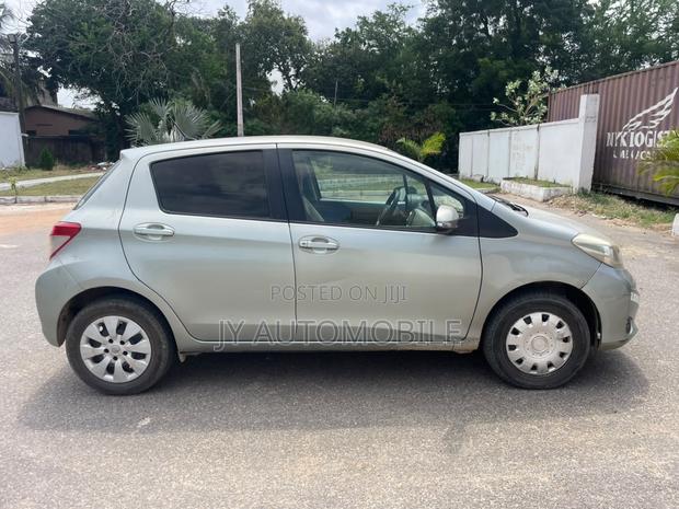 Toyota Vitz 2013