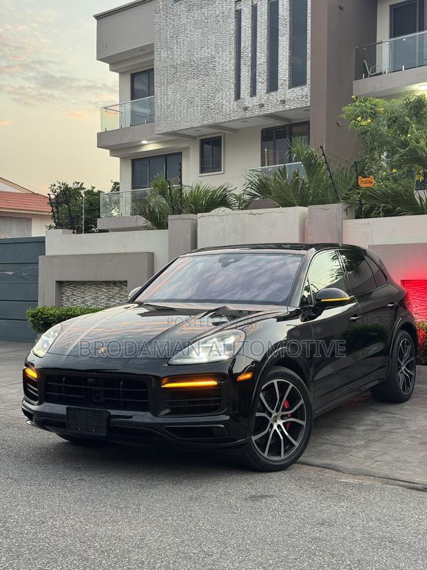 Porsche Cayenne GTS AWD 2023 Black