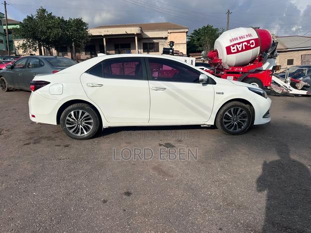 Toyota Corolla 2020 White