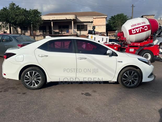 Toyota Corolla 2020 White