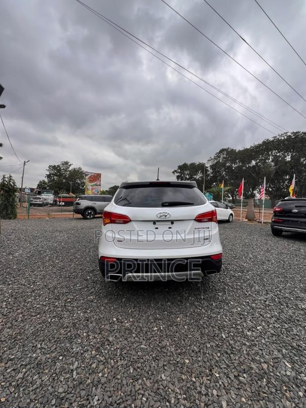 Hyundai Santa Fe 2014 White