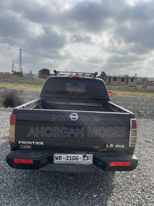 Nissan Frontier Crew Cab SE 4x4 2011 Black