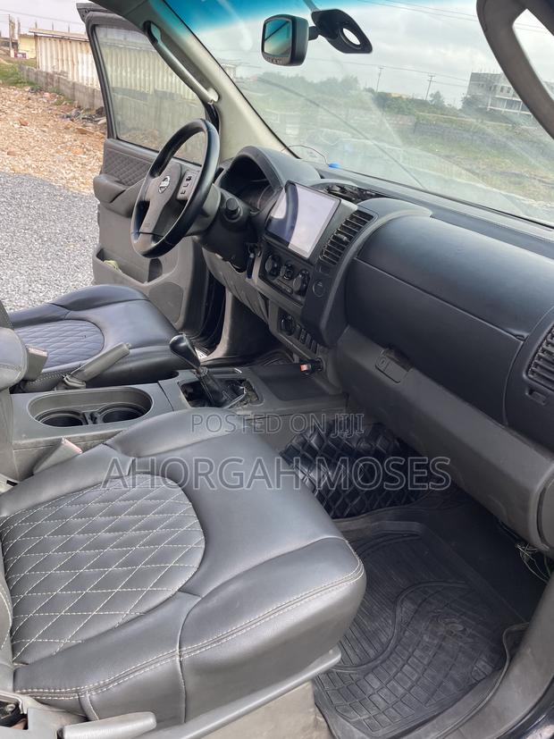 Nissan Frontier Crew Cab SE 4x4 2011 Black