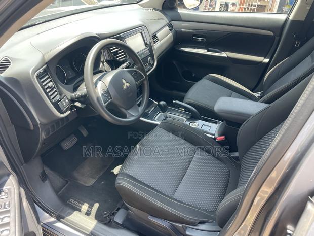 Mitsubishi Outlander SE AWC 2018 Gray