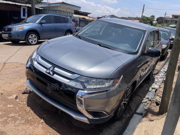 Mitsubishi Outlander SE AWC 2018 Gray