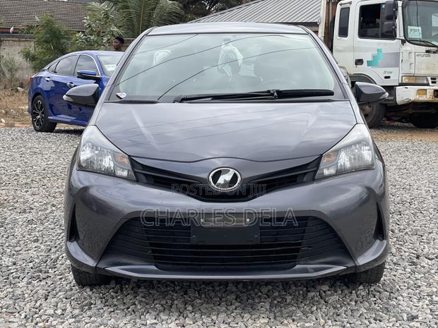 Toyota Vitz 1.3 FWD 5dr 2015 Silver