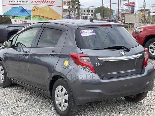 Toyota Vitz 1.3 FWD 5dr 2015 Silver